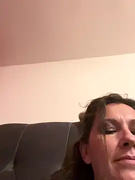 Lwhite1 online show from November 19, 2025, 5:02 pm