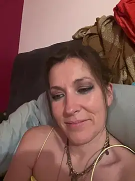 Snapshot of Lwhite1 chatting on May 20, 2026, 10:16 pm Lwhite1 online show from May 20, 2026, 10:16 pm
