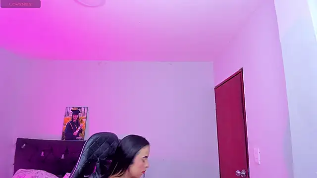 Snapshot of evelyn_23 chatting on February 16, 2025, 5:15 am evelyn 23 online show from February 16, 2025, 5:15 am