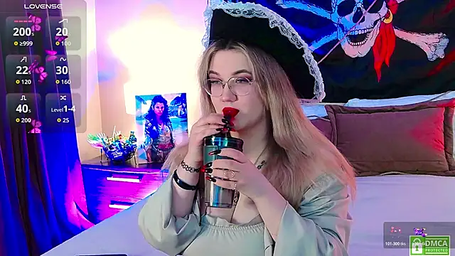 Snapshot of Nancy_Mooree chatting on October 31, 2025, 1:12 pm Nancy Mooree online show from October 31, 2025, 1:12 pm