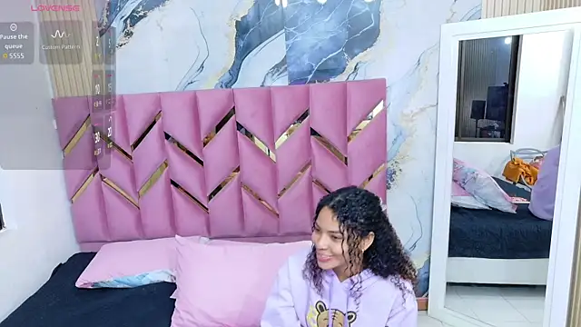 littleebonny online show from November 27, 2025, 12:51 pm