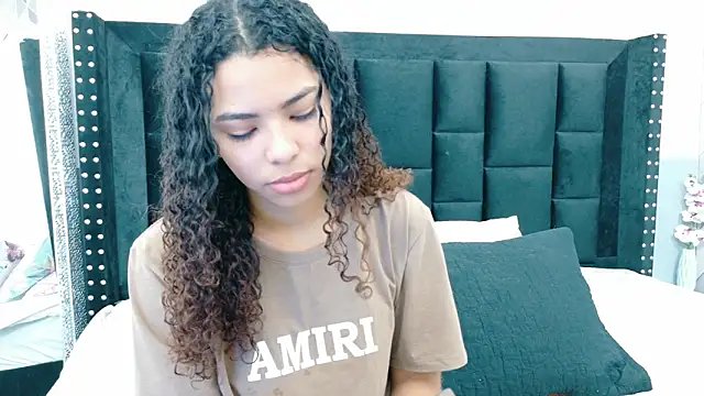 littleebonny online show from January 18, 2026, 7:50 pm