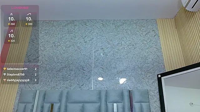 Snapshot of littleebonny chatting on June 28, 2026, 7:53 pm littleebonny online show from June 28, 2026, 7:53 pm