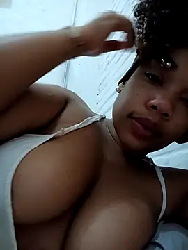 isabellehaynes online show from September 10, 2025, 1:11 pm