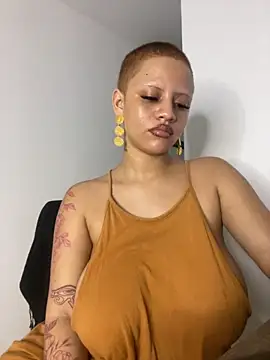 Charlotee  online show from September 25, 2025, 6:06 am