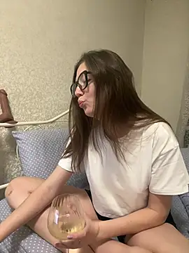 BeatriceTender online show from March 13, 2025, 9:48 pm