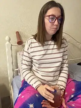 BeatriceTender online show from February 19, 2026, 6:59 pm