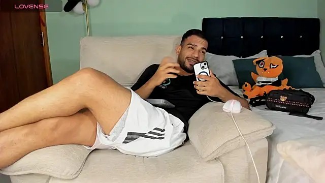 Neganhot  online show from November 12, 2025, 12:11 am