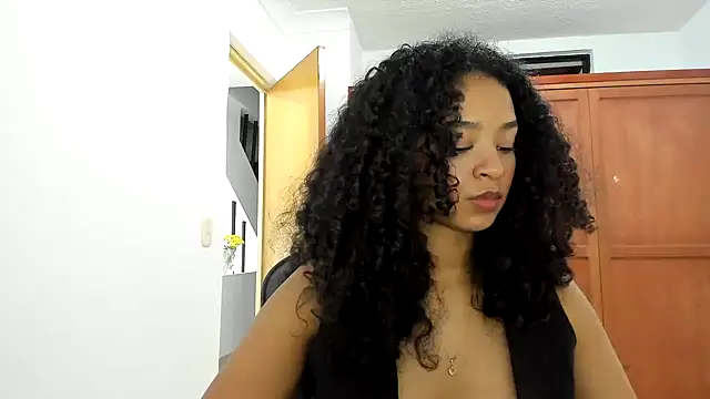 avellanatammy online show from February 16, 2025, 1:58 am