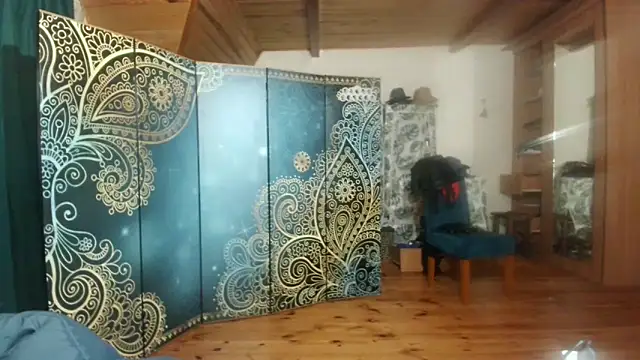 Snapshot of MilfKendra4U chatting on November 6, 2025, 10:43 pm MilfKendra4U online show from November 6, 2025, 10:43 pm