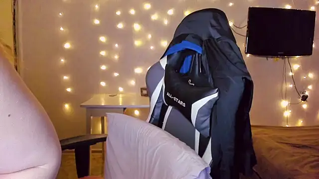 Milafoxxxy online show from February 14, 2025, 1:29 pm