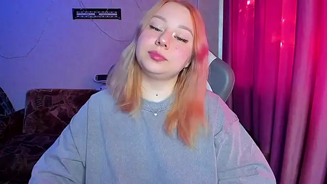 Milafoxxxy online show from October 9, 2025, 2:20 am