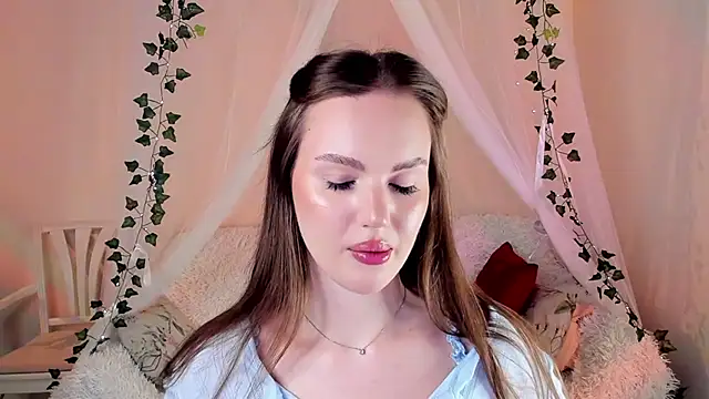 MishkaMe online show from November 9, 2025, 2:04 pm