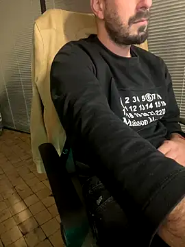 giorgakaci69 online show from November 28, 2025, 4:20 pm