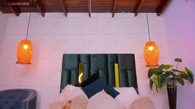 Taiissa  online show from January 30, 2025, 11:13 pm