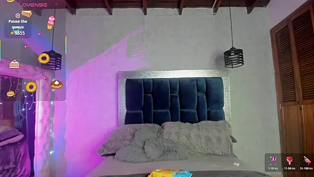 Taiissa  online show from December 2, 2025, 8:26 pm