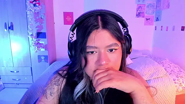 StephaniFox online show from February 26, 2025, 6:11 pm