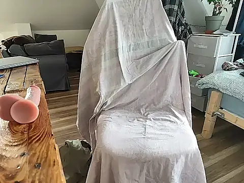 twinkish 90 online show from November 6, 2025, 1:01 pm