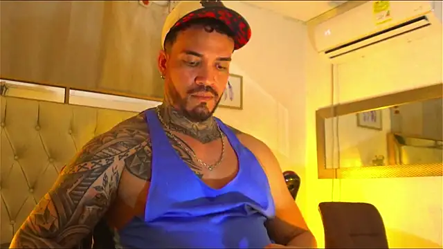 Snapshot of Angel_sex_latin chatting on December 25, 2024, 9:02 am Angel sex latin online show from December 25, 2024, 9:02 am