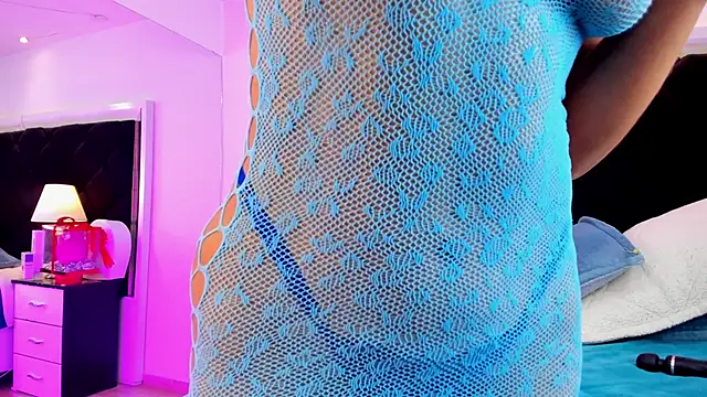 Holly Brensonexx  online show from March 14, 2025, 9:00 pm