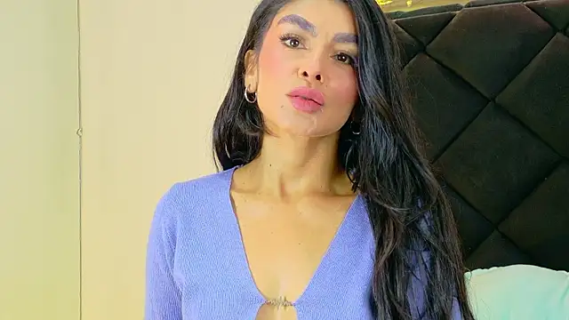 Holly Brensonexx  online show from February 24, 2026, 12:47 pm