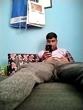 Snapshot of SweetFatBoy chatting on April 15, 2026, 7:37 am SweetFatBoy online show from April 15, 2026, 7:37 am