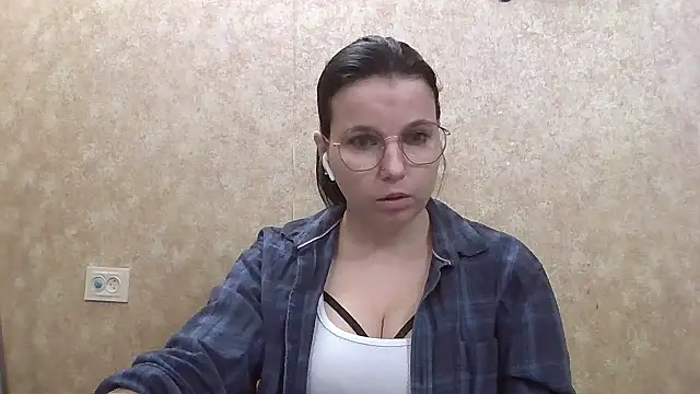 JeorginaJ online show from February 4, 2025, 3:57 pm