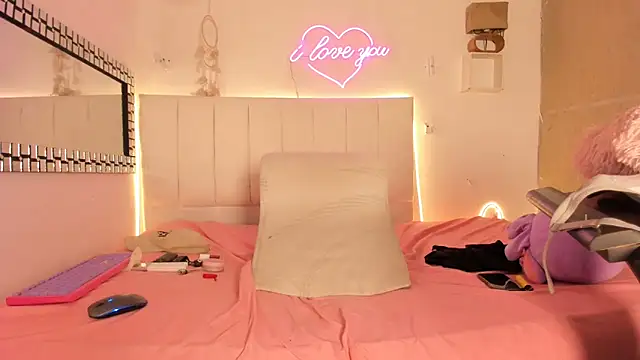 lilith horny online show from March 12, 2026, 4:18 am