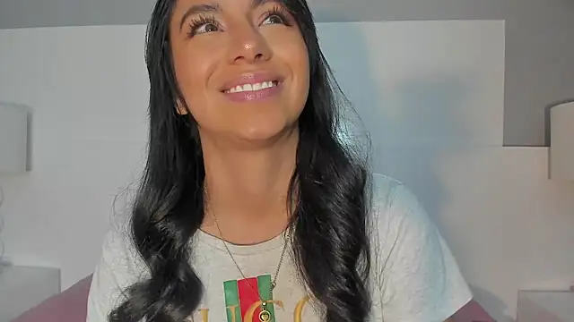 Tamaraakins online show from March 22, 2025, 3:42 pm