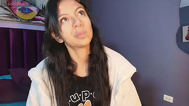 Tamaraakins online show from October 7, 2025, 1:08 pm