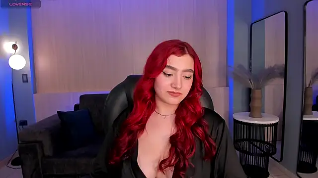 ViolettCastel online show from February 19, 2025, 1:29 am