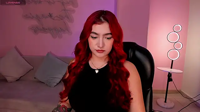 ViolettCastel online show from October 6, 2025, 7:00 pm