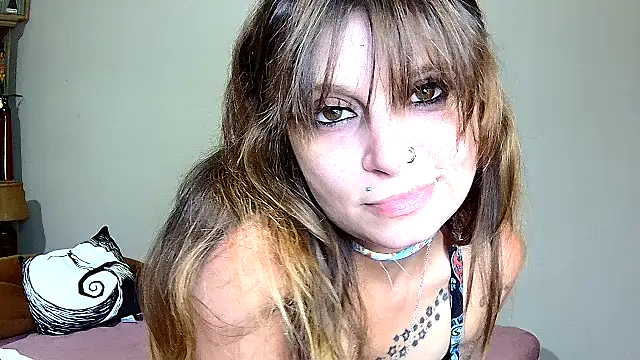 ZeelaXoXo online show from April 8, 2026, 6:19 pm