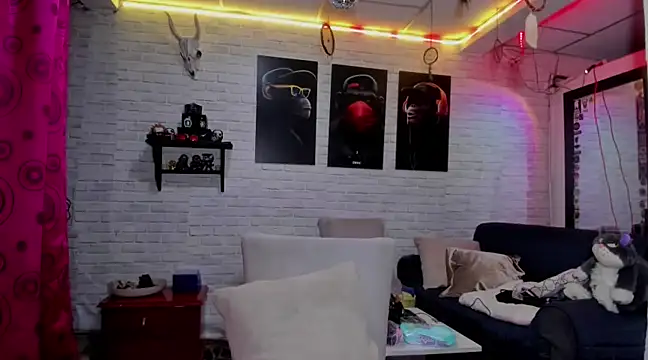 Kimmymadison- online show from December 16, 2024, 11:18 pm