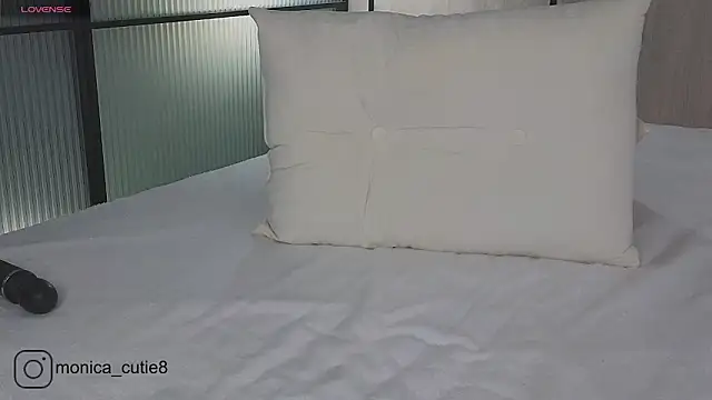 Monikacutie online show from February 28, 2025, 7:26 am