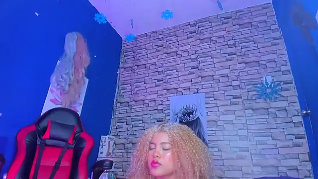 sofiacastillo01 online show from March 20, 2025, 11:23 pm