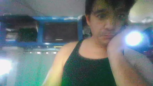Snapshot of kinkinthebox chatting on May 19, 2026, 3:51 pm kinkinthebox online show from May 19, 2026, 3:51 pm