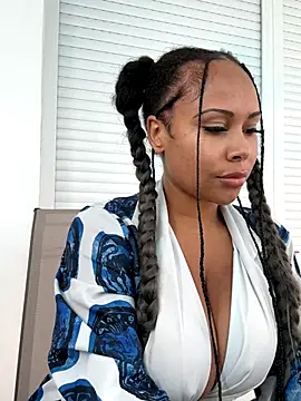 Snapshot of HaileyDiana chatting on November 17, 2025, 10:54 am HaileyDiana online show from November 17, 2025, 10:54 am