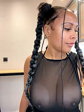 Snapshot of HaileyDiana chatting on November 26, 2025, 1:45 pm HaileyDiana online show from November 26, 2025, 1:45 pm