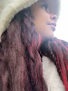 HaileyDiana online show from April 2, 2026, 10:24 am