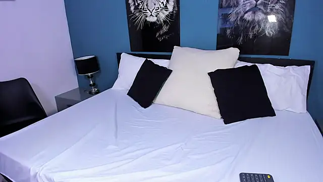 Liana Bernocchi online show from March 14, 2025, 8:28 pm