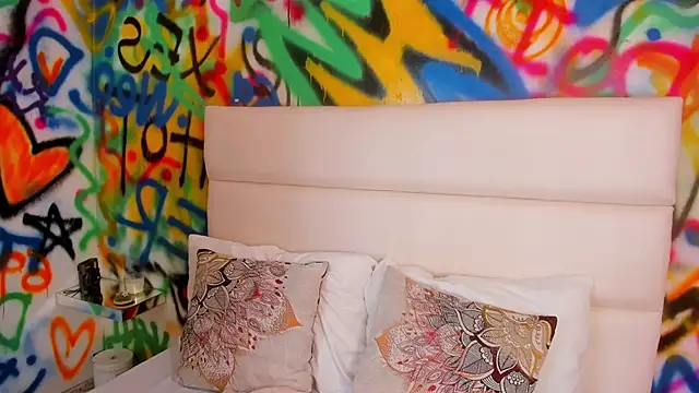 Liana Bernocchi online show from December 22, 2025, 8:50 pm