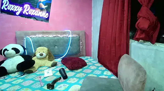 roxy roxxan online show from January 13, 2025, 2:50 am