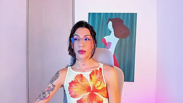 sofiaa grey  online show from March 19, 2026, 2:43 pm