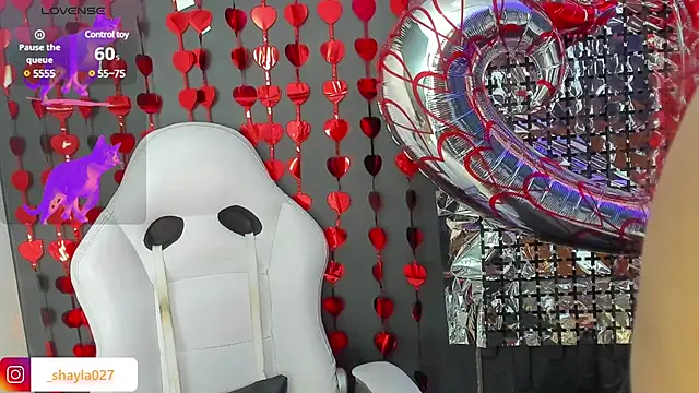 Shayla27 online show from February 13, 2025, 1:05 pm