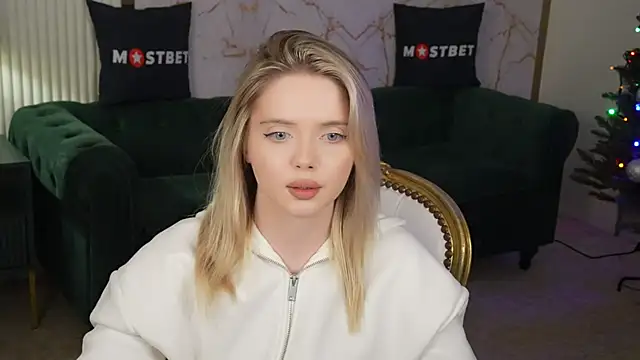 Cassy-Celestial  online show from December 2, 2024, 5:26 am
