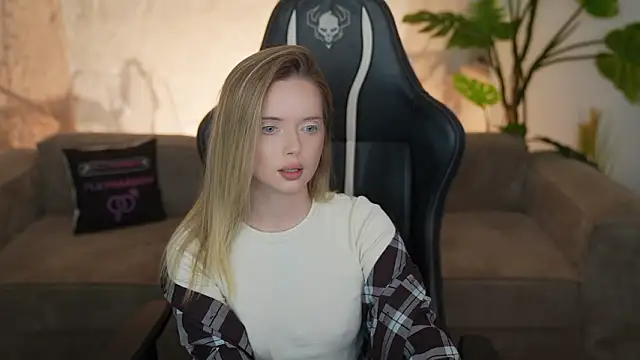 Cassy-Celestial  online show from March 11, 2026, 11:27 am