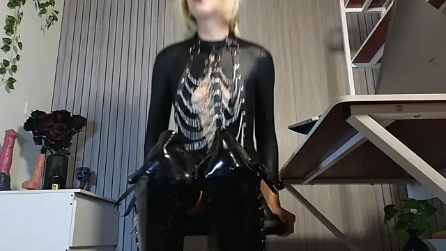 Snapshot of Martha_Hoffman chatting on May 8, 2026, 10:09 am Martha Hoffman online show from May 8, 2026, 10:09 am