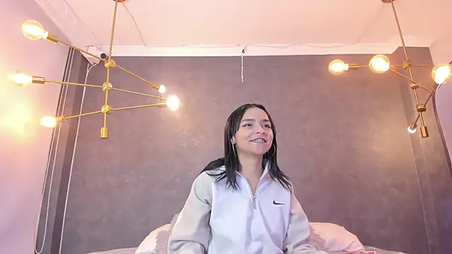 leigh-angels online show from November 6, 2025, 9:37 pm