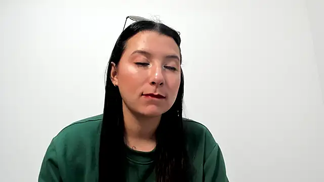 cami-01 online show from October 26, 2025, 2:23 pm